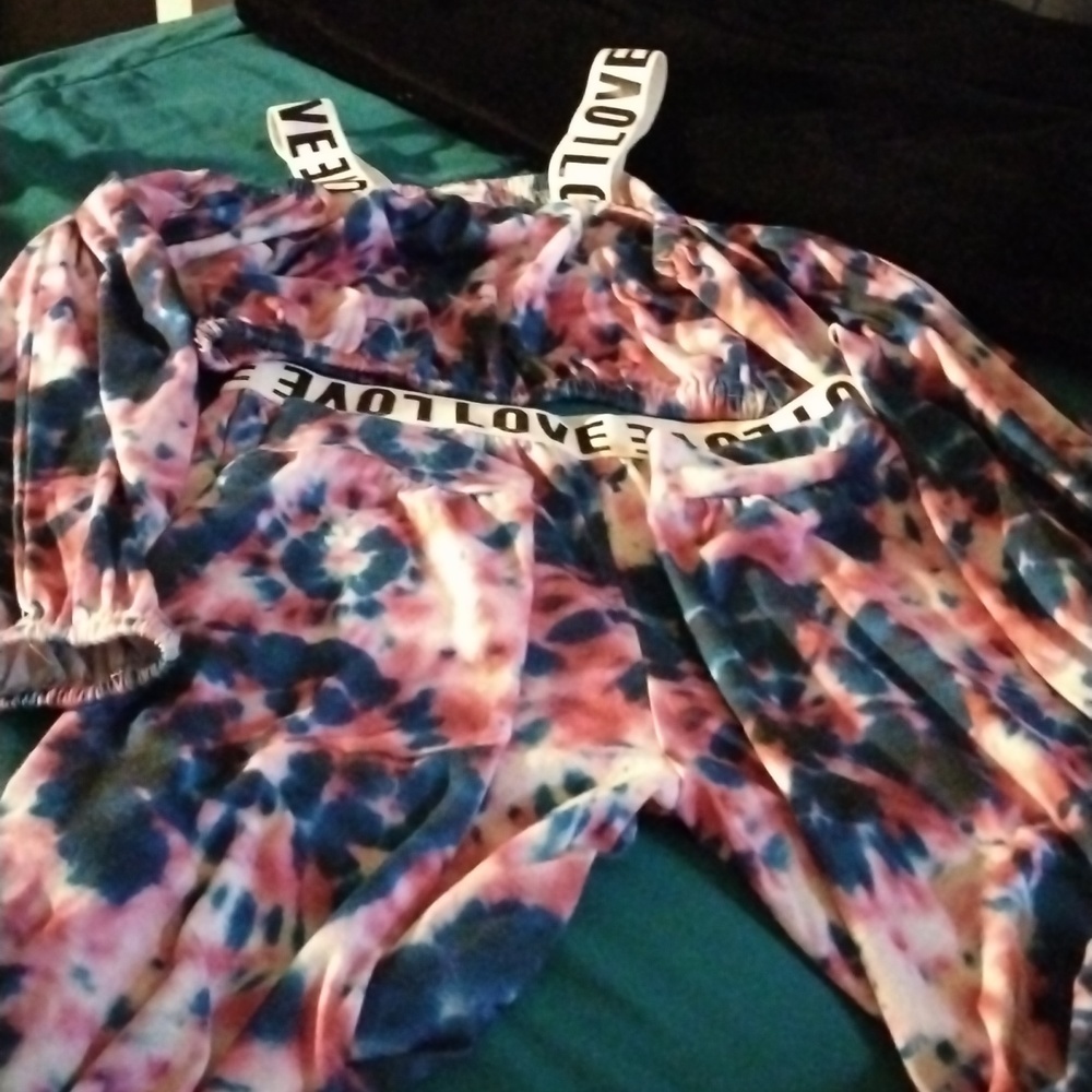 Girls two piece jogging suit  crop top